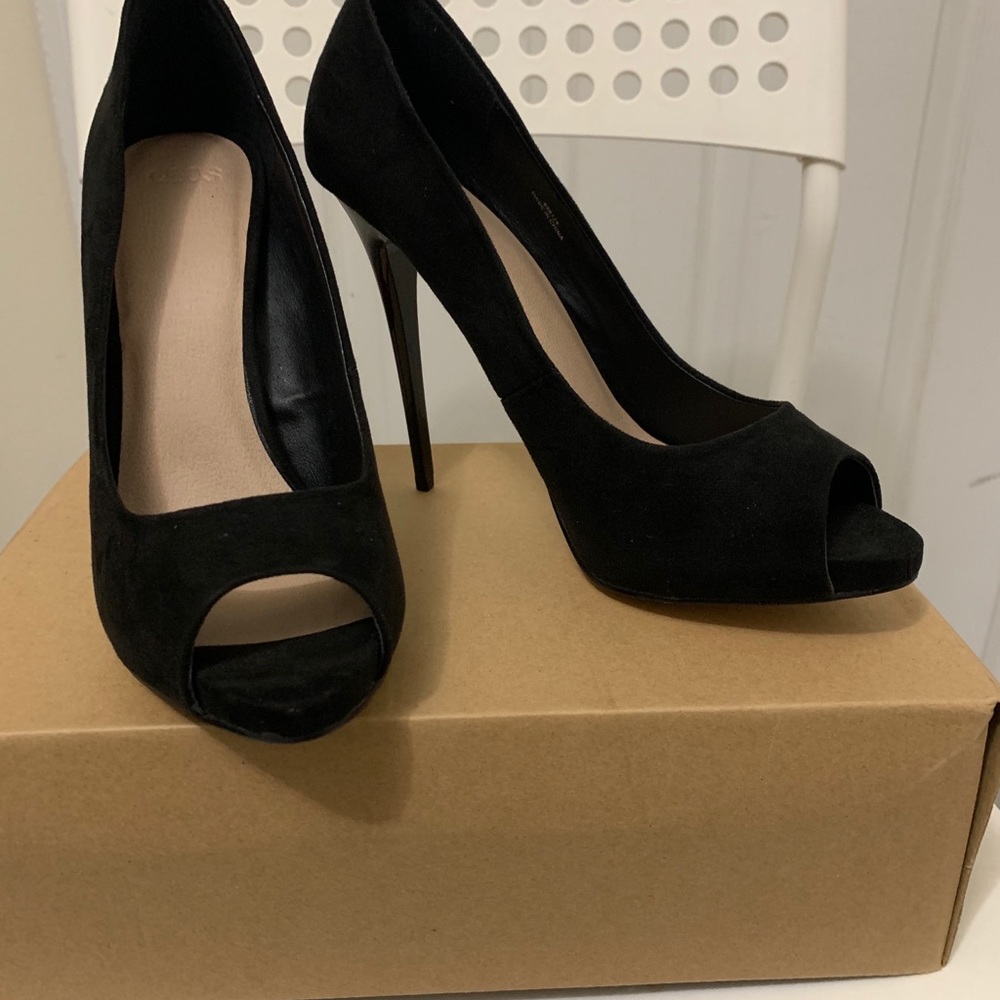 Height heel shoes